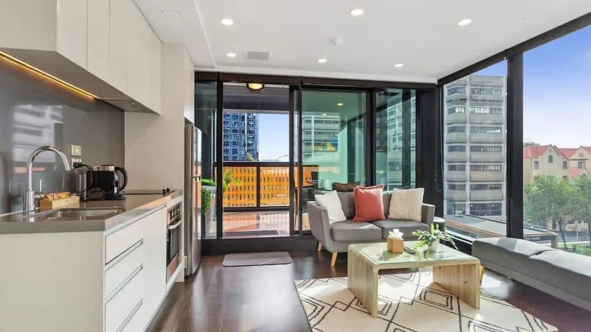 Auckland Central Business District Apartment | Central 2 BR apt - large balcony by Zodiak Stays