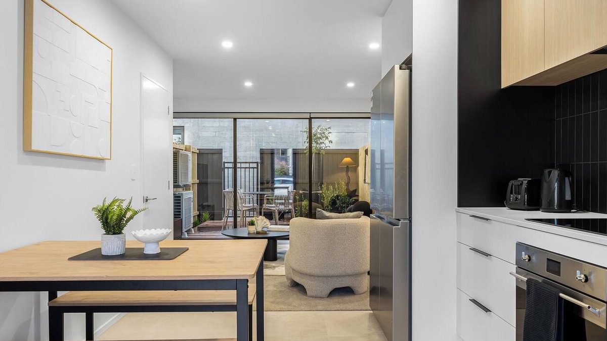 Christchurch City Centre Apartment | Central 2BR/2BA Apartment Near Stadium & The Terrace