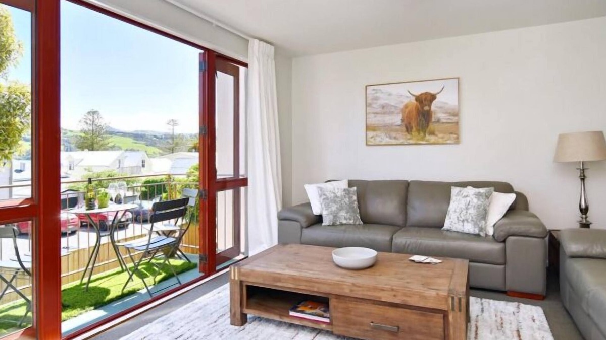 Akaroa House | Central Akaroa Retreat - Balcony & Parking -Tumeke Akaroa