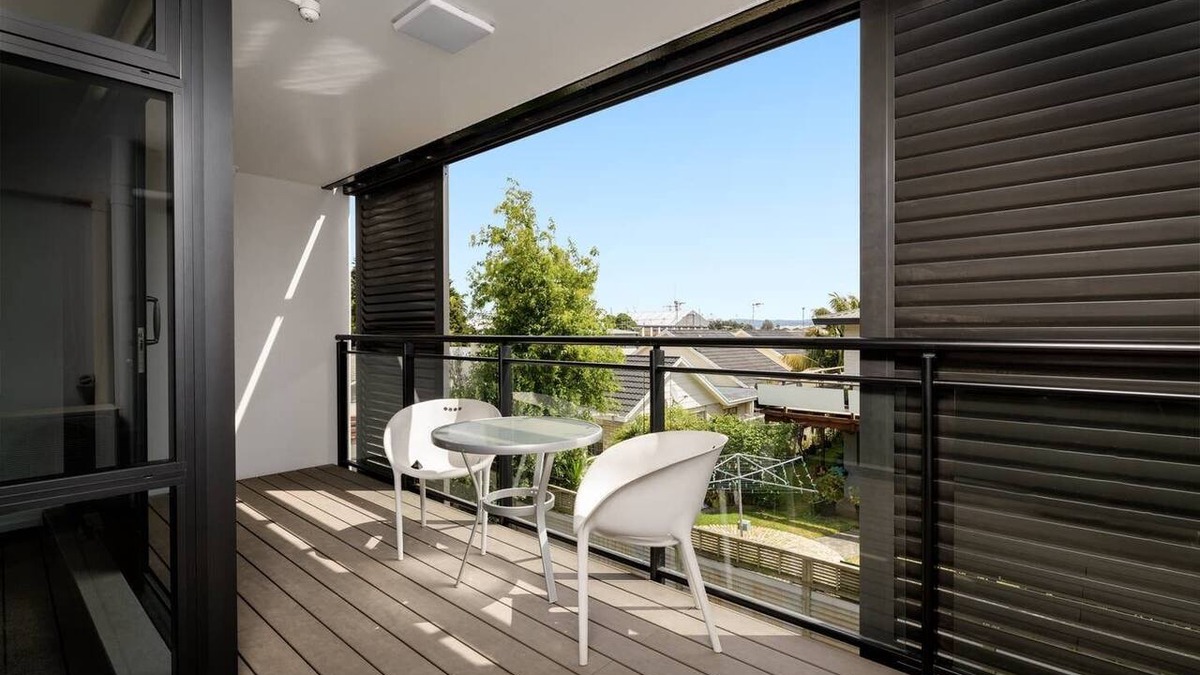 Mount Maunganui Apartment | Central Apartment with Pool, Spa, Sauna and Gym