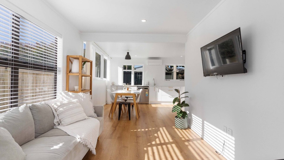 Whangamata House | Central Beach Bach in Whangamata – Close to Beach & Town!