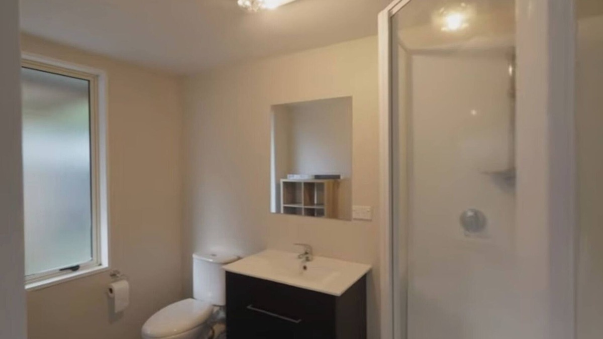 New Brighton Apartment | Central Newbrighton Close to the beach Surfers,walking distance ,family friendly