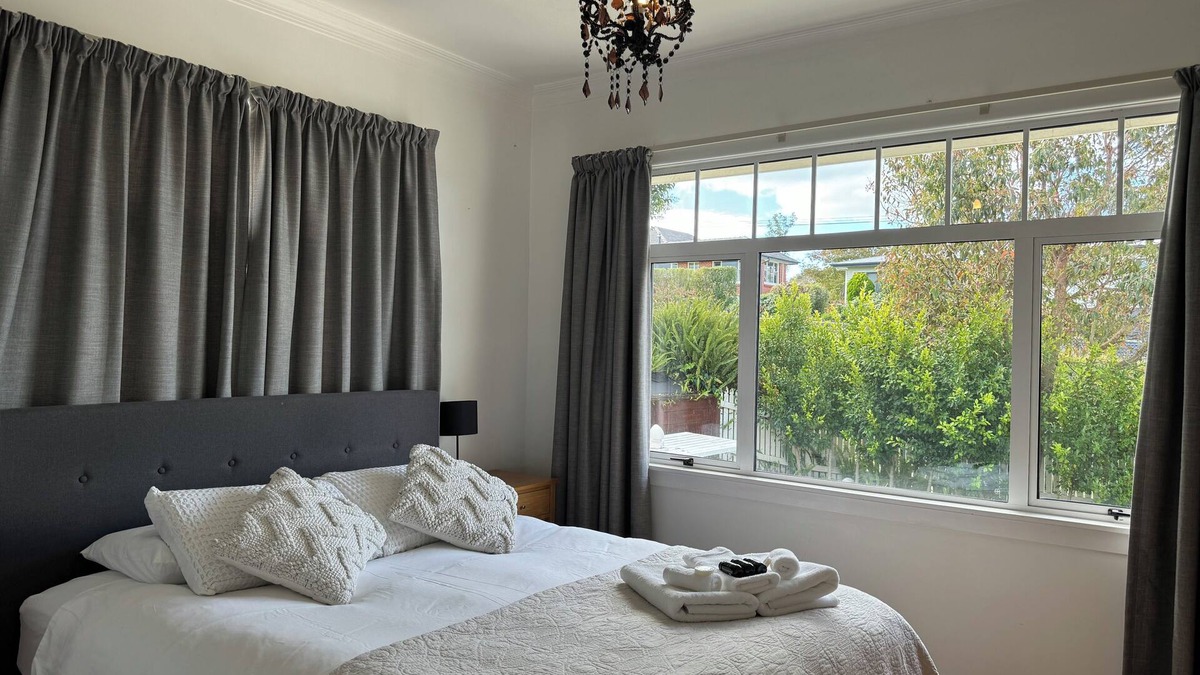 Tauranga South House | Centrally Located Family Home in Tauranga - Near Hospitals