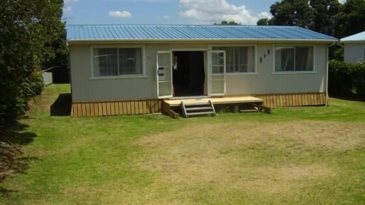 Waihi Beach House | Character beach bach