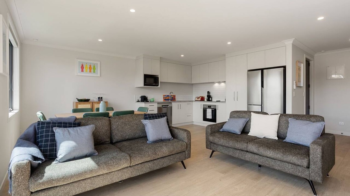 Te Awamutu House | Charleton's 1 on Teasdale. A beautifully appointed NEW three-bedroom townhouse.