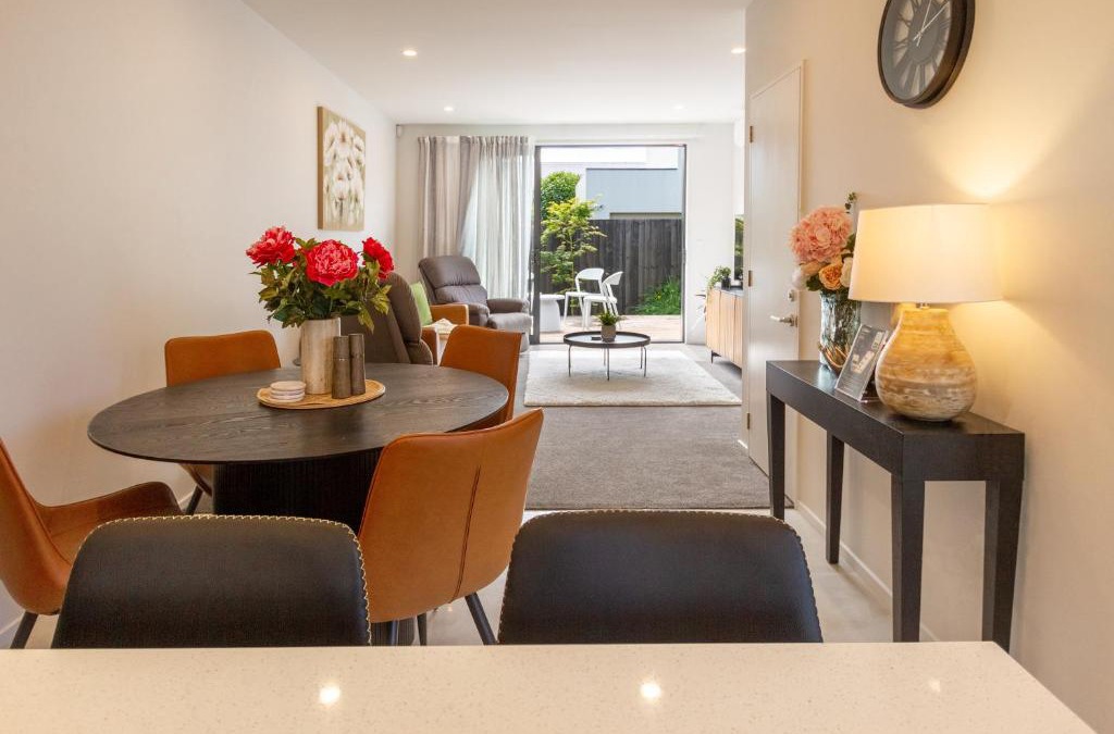 Edgeware Apartment | Charming 3-Bedroom Escape Carpark