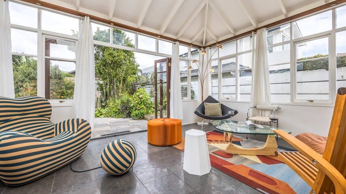Mount Eden House | Charming art-deco 3 Bdrm bungalow in city-fringe