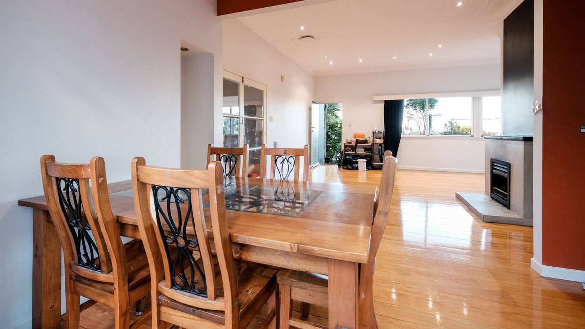 Epsom House | Charming Entire Greenlane House