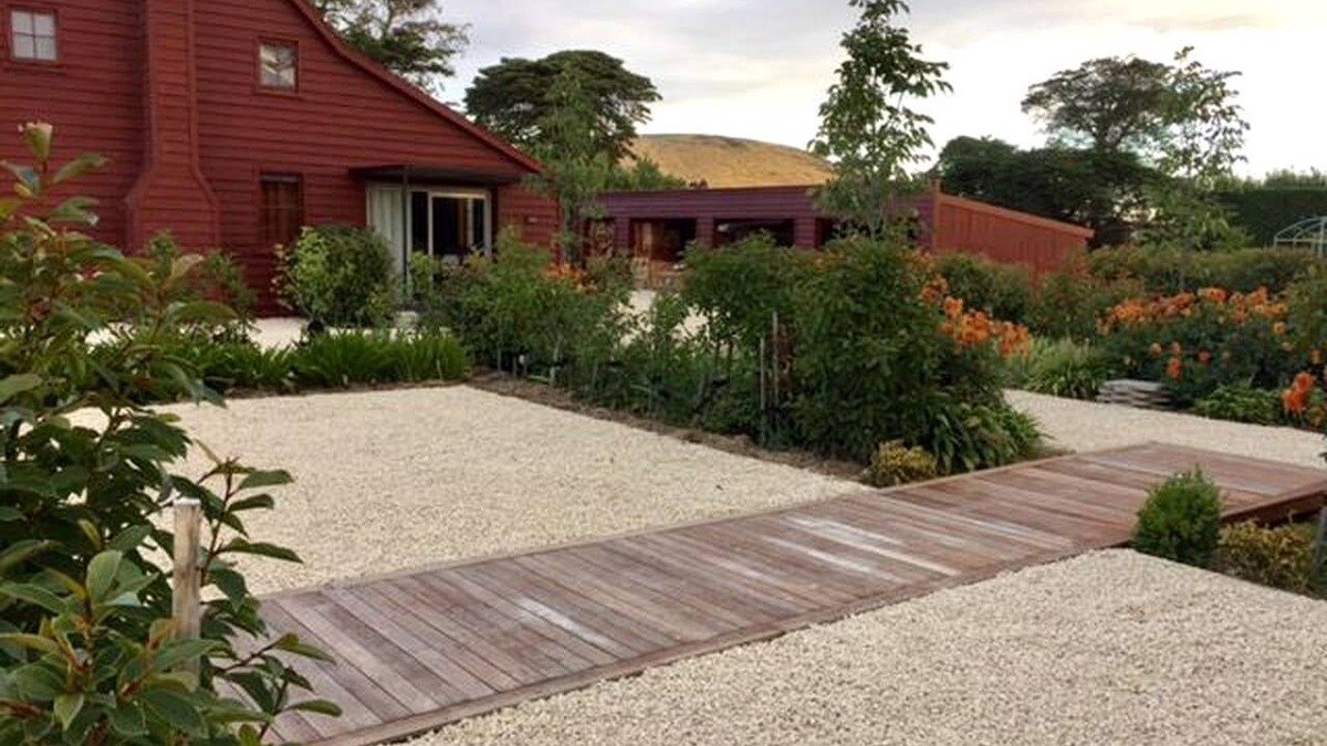 Tai Tapu Cabin | Charming Vacation Rental with a Private Courtyard in Beautiful Tai Tapu, South Island, New Zealand