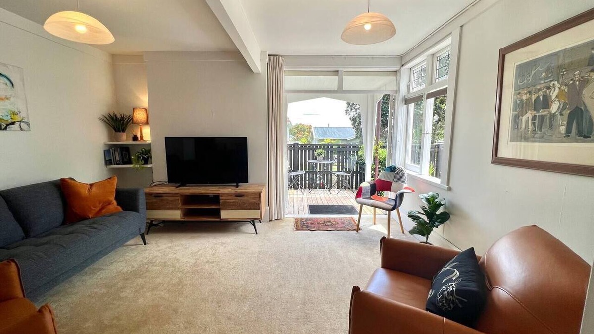 Devonport Apartment | Cheltenham Beach Apartment, Devonport