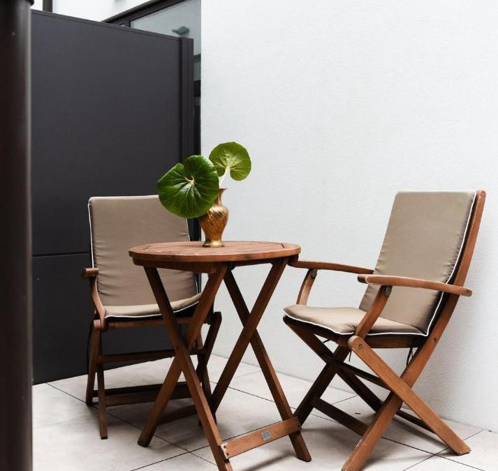 Te Aro Apartment | Chic 2BR Apartment - Secure Gated Complex in CBD