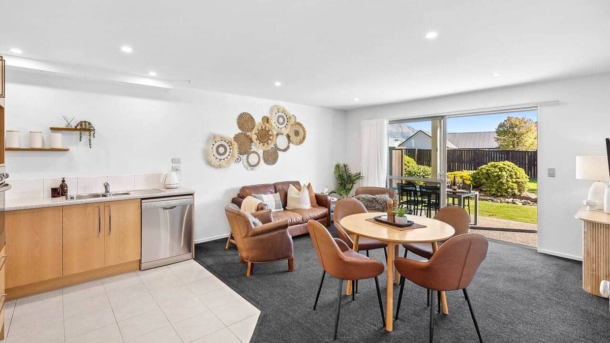 Wanaka Apartment | Chic Alpine Apartment