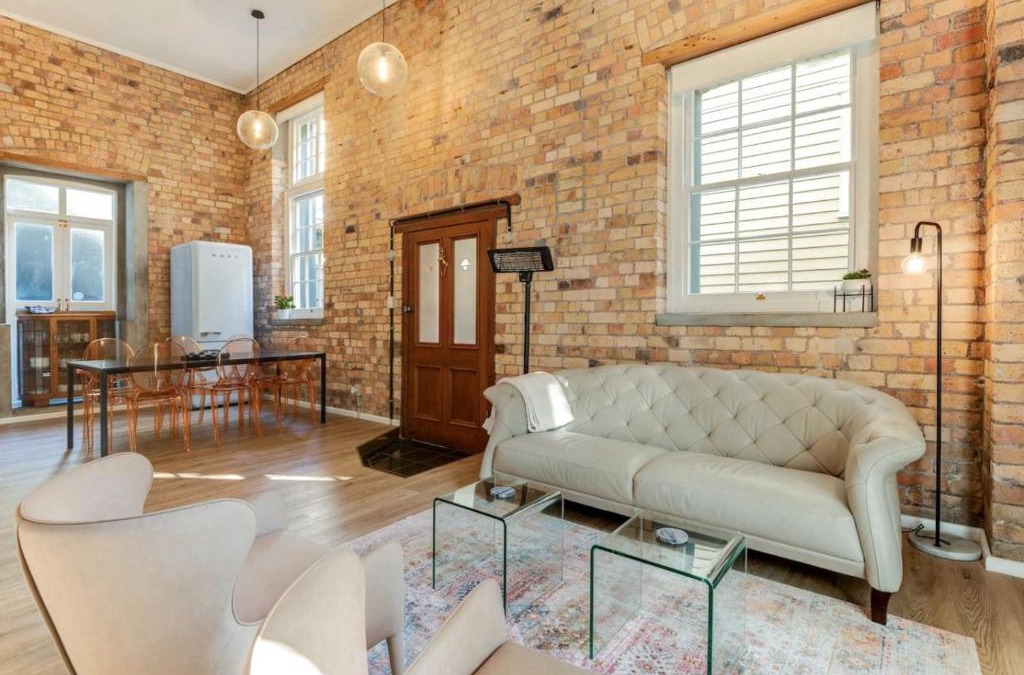 Newton Apartment | Chic City-Fringe Loft with Parking and Pool Table