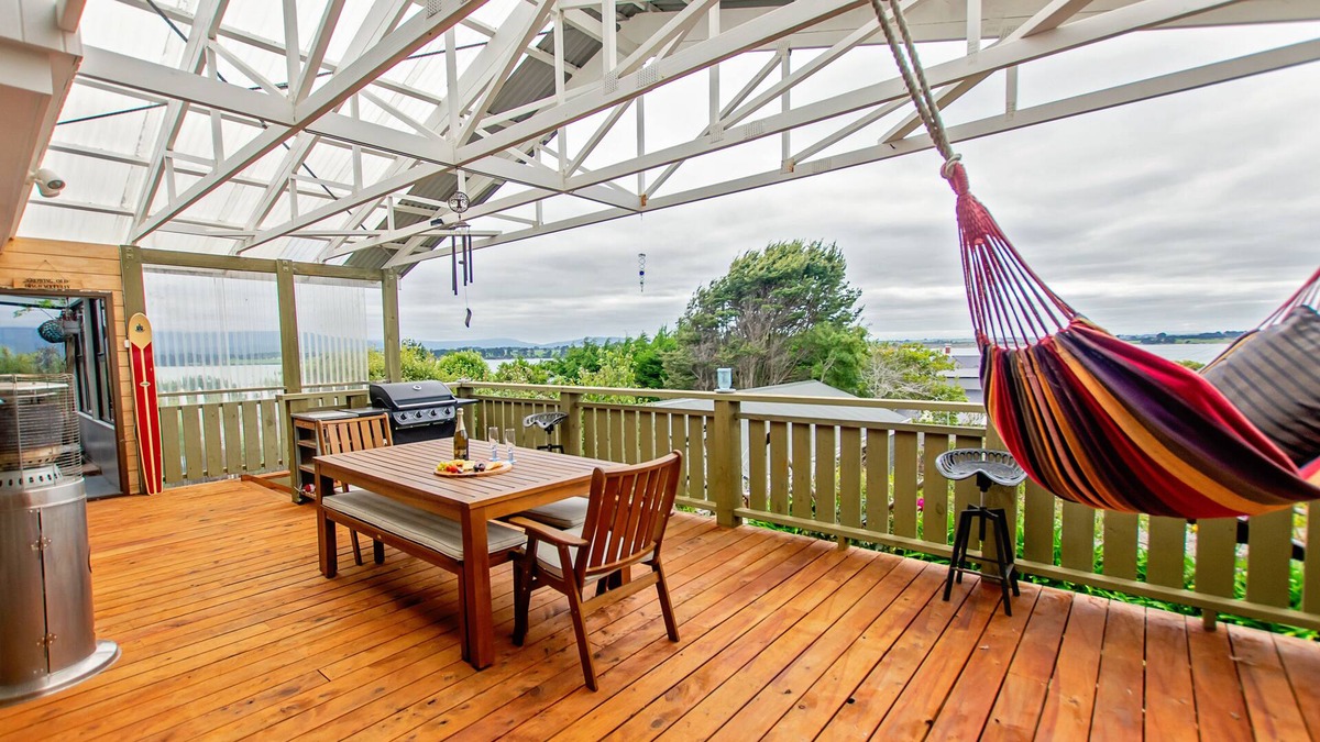 Riverton House | Chime Cottage - Riverton Holiday Home