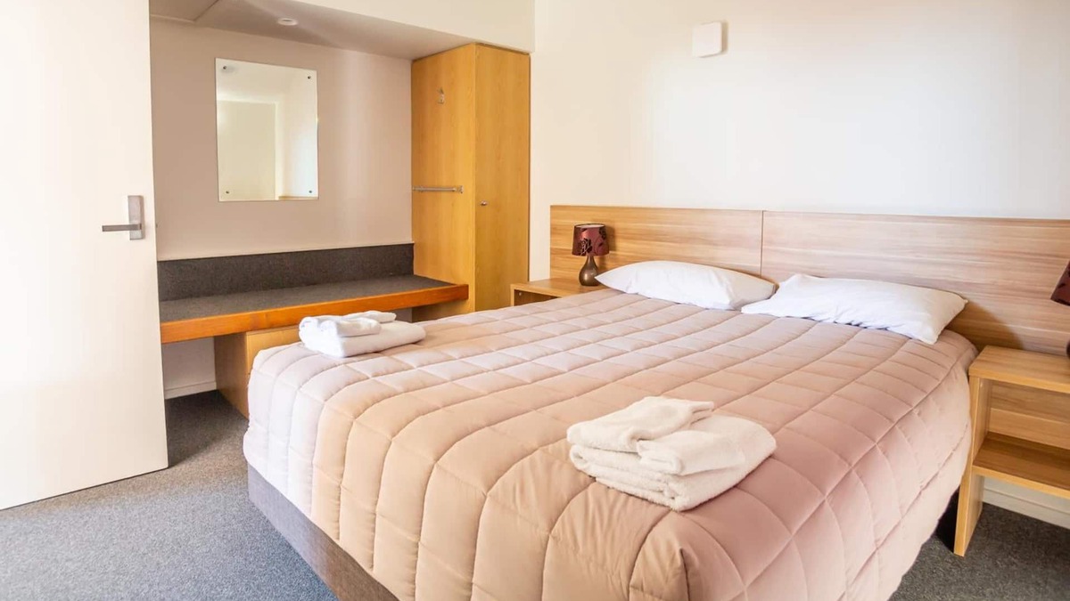 Christchurch Hotel | Christchurch Park Motel