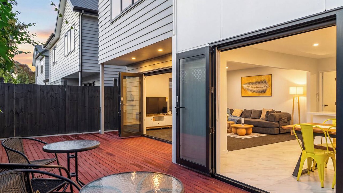 Phillipstown House | City Centre 5 BRM House Sleep 10+