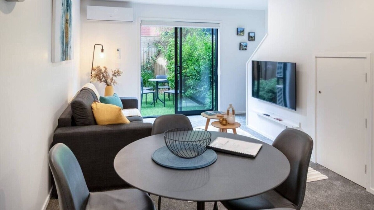 Christchurch City Centre House | City Escape Townhouse - Walk to One NZ Stadium