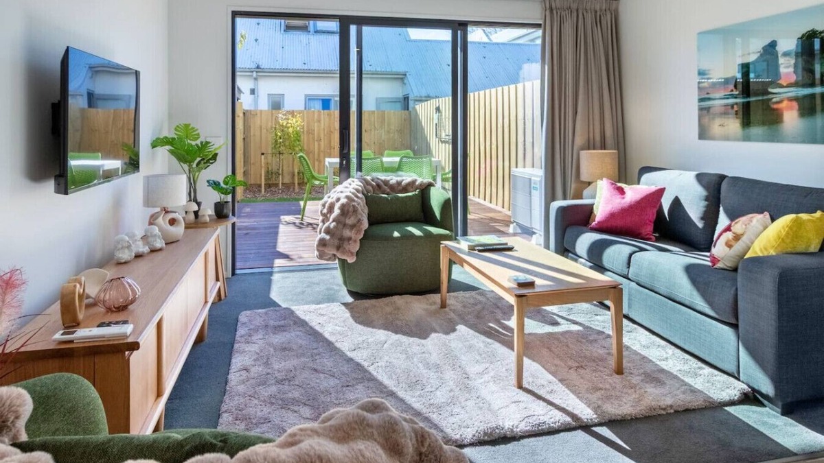 Edgeware House | City Family Stay | Baby Ready + Carpark