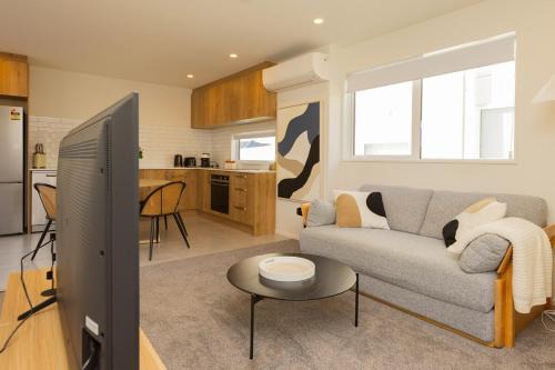 Christchurch House | City-Fringe Luxury Stay - 2BR Parking - Guest Fav