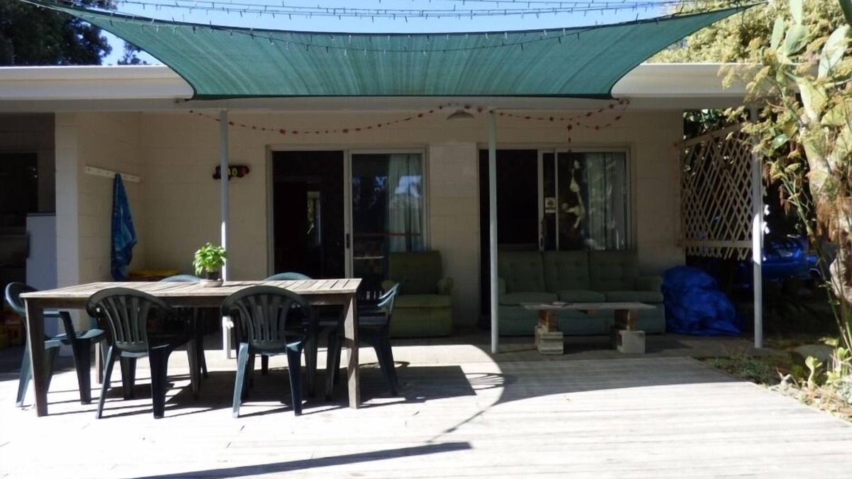 Ohope House | Classic family bach experience, one minute to the beach