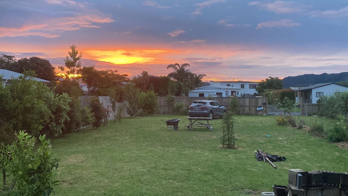 Whitianga House | Classic kiwi bach minutes walk from Buffalo Beach