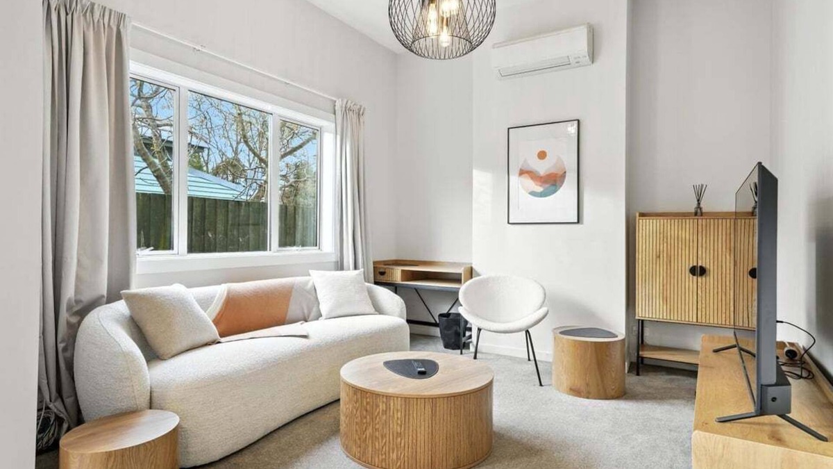 Sydenham Other | Classic Villa with Parking & Modern Comforts - Albemarle Villa