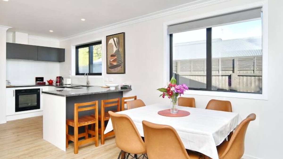 Burnside House | Close to Airport - Family & Group-Friendly - Lavandula 4