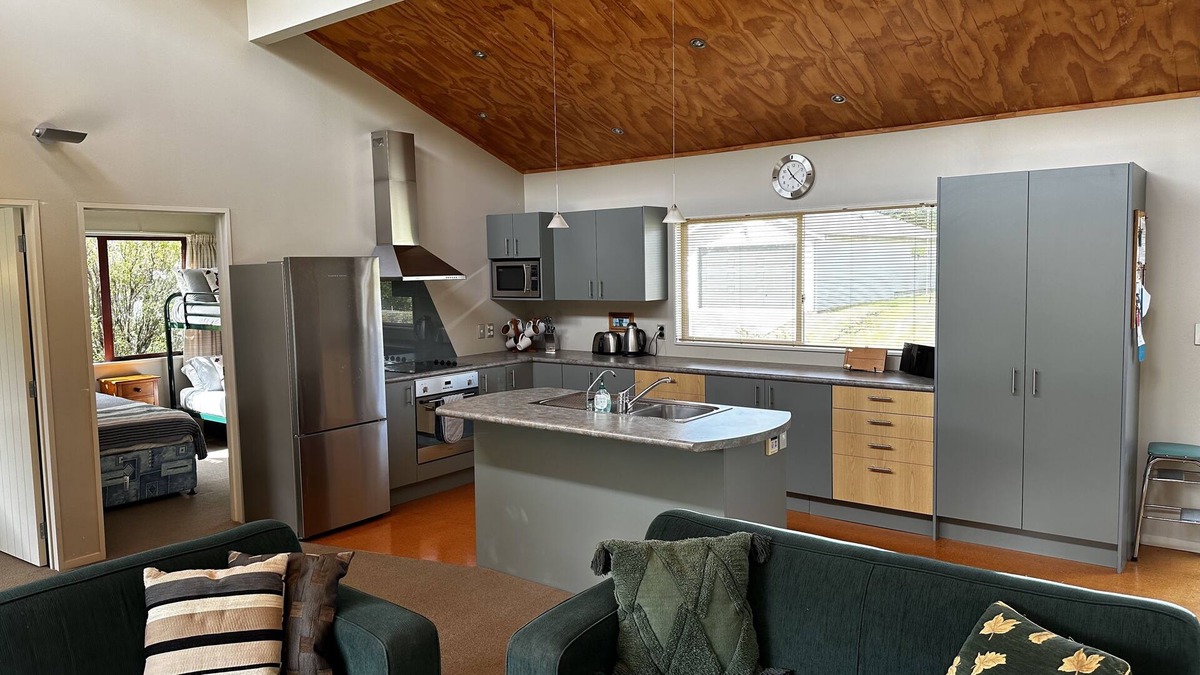 Kuratau House | Close to lake, 40 min to Whakapapa ski resort, all bed linen and towels included