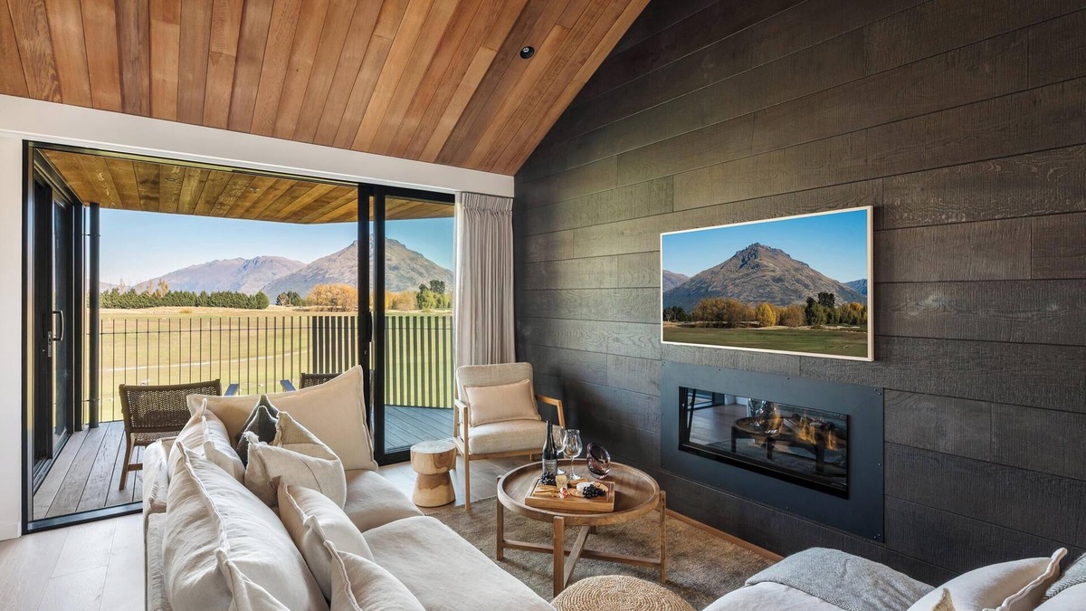Kawarau Falls Apartment | Clubhouse 214 - Golfside , Free Parking, AC
