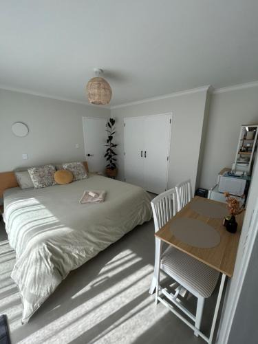 Mount Maunganui House | Coastal Comfort