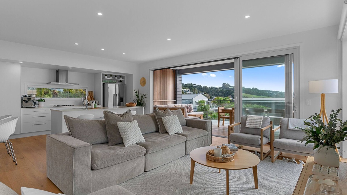 Langs Beach House | Coastal Cool - Luxury Langs Beach Accommodation