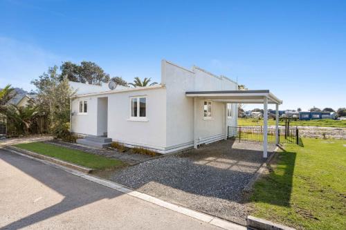 Waihi Beach House | Coastal Escape - Waihi Beach Holiday Home