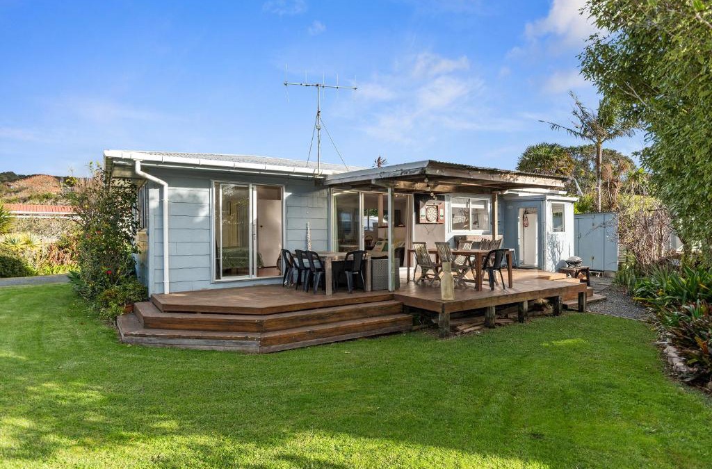Waipu Cove House | Coastal Hideaway - Waipu Cove Holiday Home