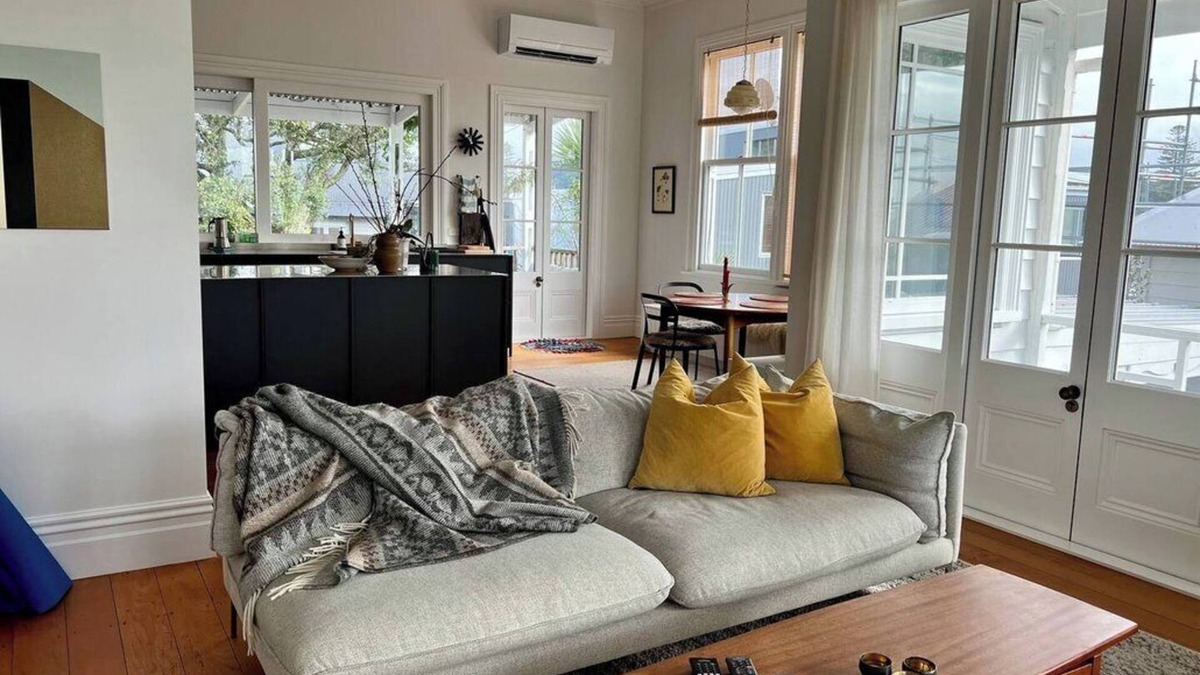 Narrow Neck Villa | Coastal retreat with breathtaking ocean views.