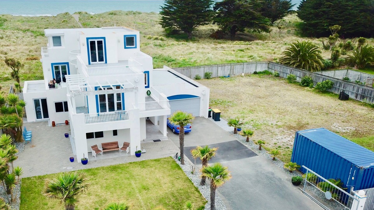 Waimairi Beach Apartment | Cockle Lane Studio 1 - A beachside getaway, just for you.