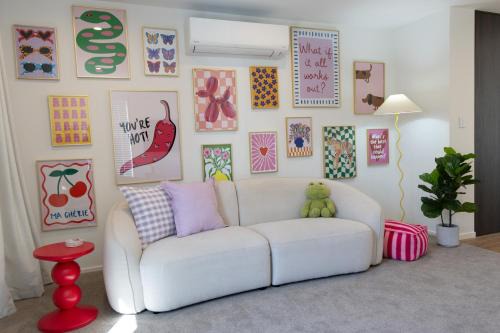 Phillipstown Apartment | Colour Burst Townhouse