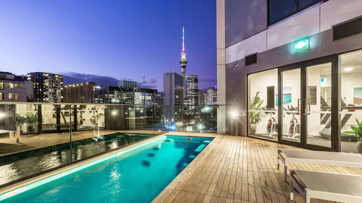 Newton House | Condo in Queen St CBD w Pool and Gym Zodiak Stays