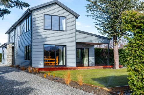Albert Town House | Contemporary Thyme Cottage