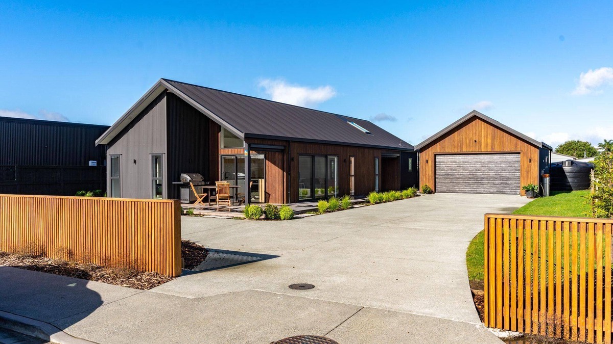 Mangawhai House | Cooper Bach - Modern, well-equipped, family friendly home - small dogs on request