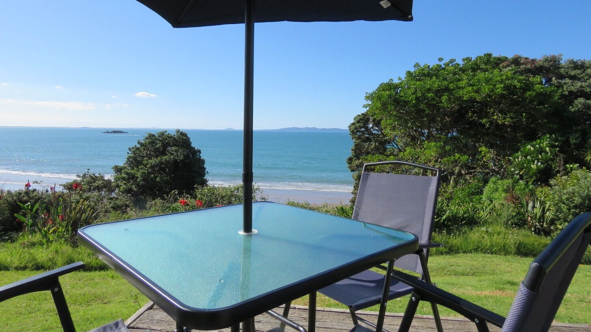 Coopers Beach House | Coopers Haven Beachfront Caravan