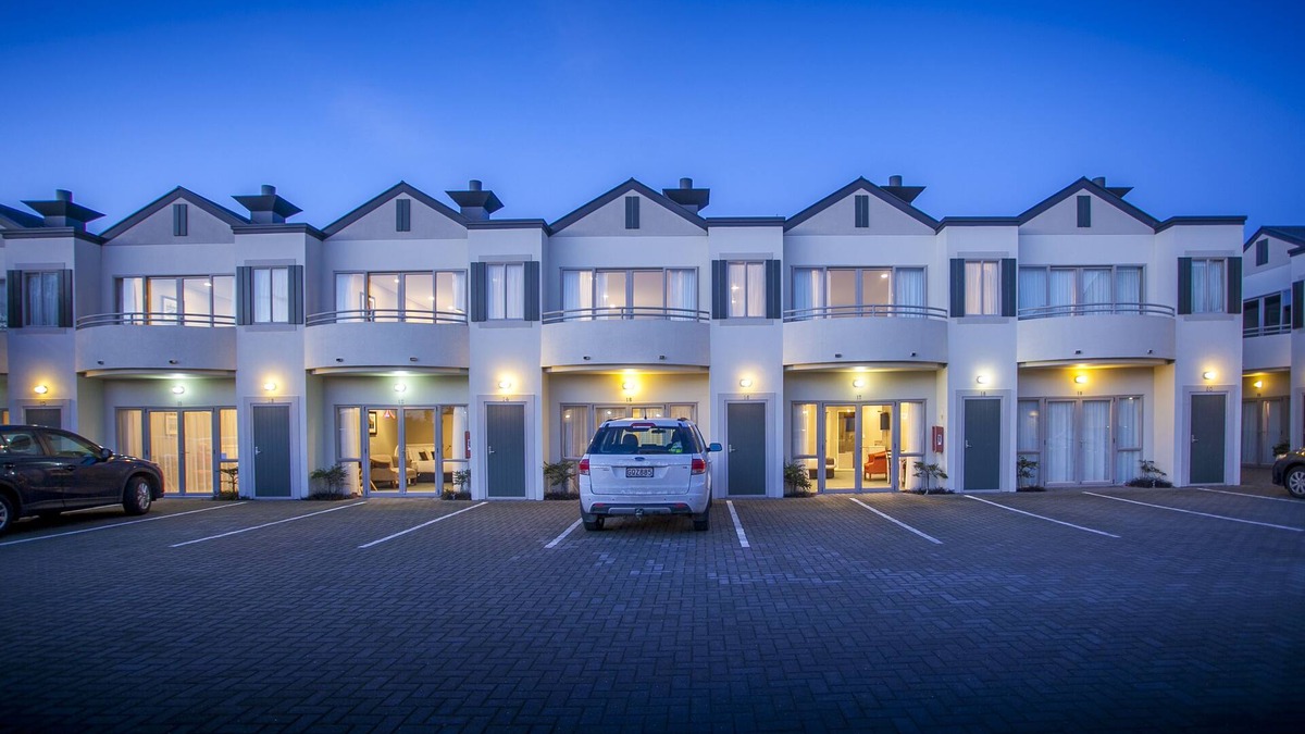 Palmerston North Hotel | Cornwall Motor Lodge