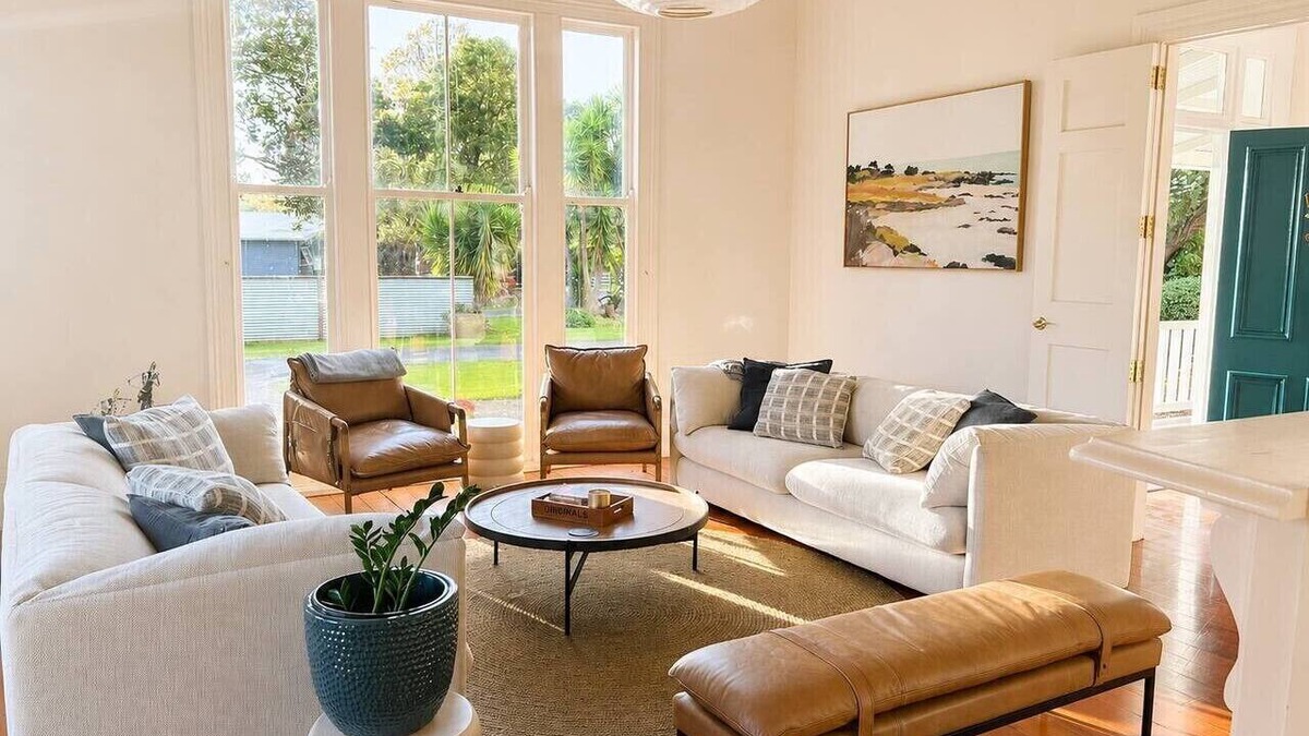Coromandel House | Coro Lodge | Sleeps 18 l 7BR l 5 ensuites