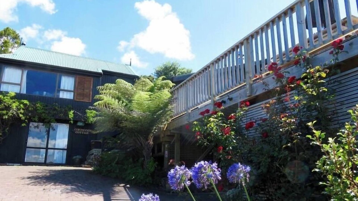 Coromandel Cottage | Coromandel Cottage - Romantic Rustic - Sea views