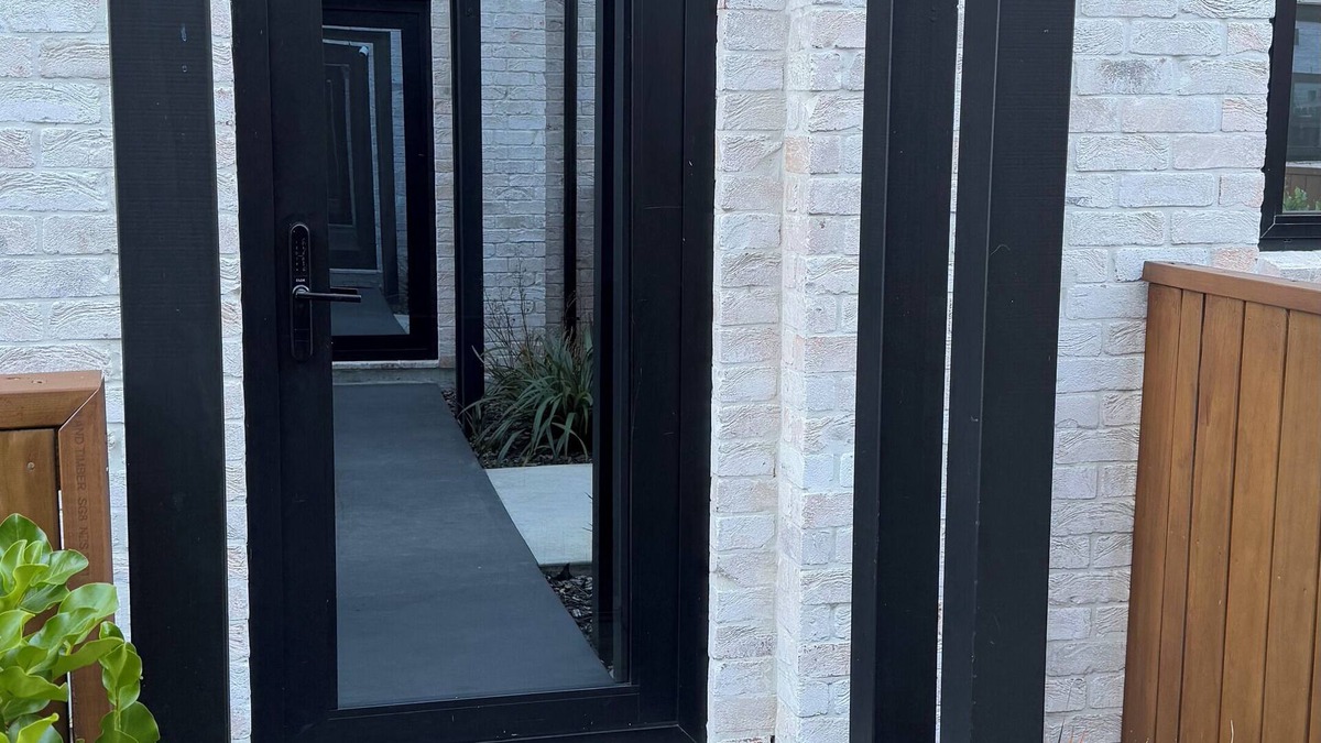 Christchurch City Centre House | Cosmic Space close to the City Centre