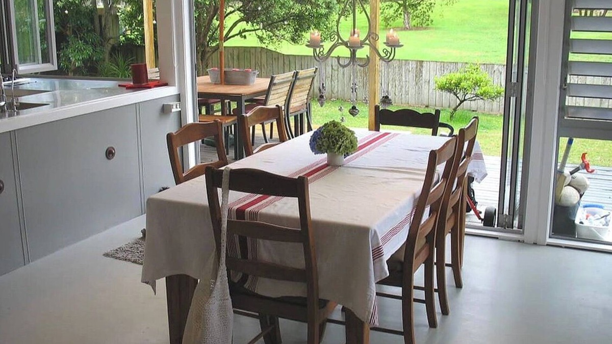 Whangamata House | Cosy 3BR Home Near Town, with Modern Amenities