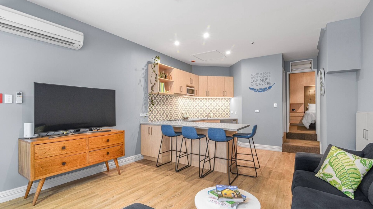 Dunedin City Centre Apartment | Cosy Central City ApartmentnLocated in a Heritage Building