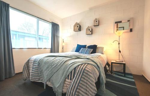 Hamilton East Apartment | Cosy Central Unit by the River Walk&City Amenitie