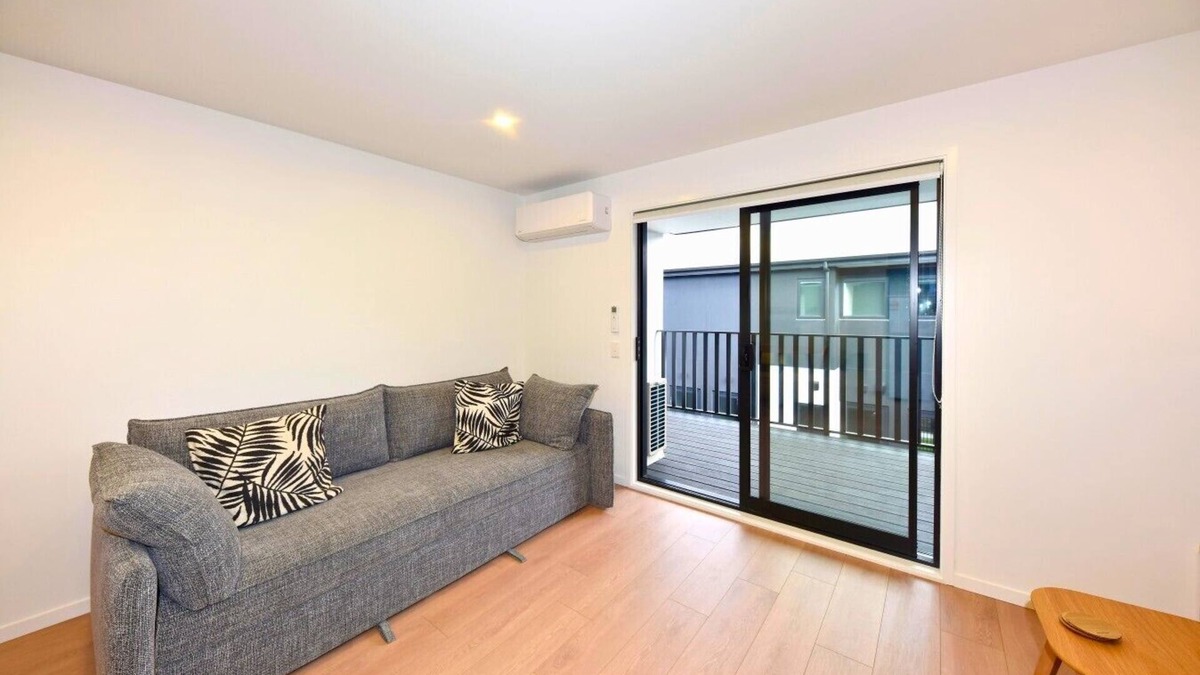 Christchurch City Centre Villa | Cosy City Stay with Shared Sauna Access