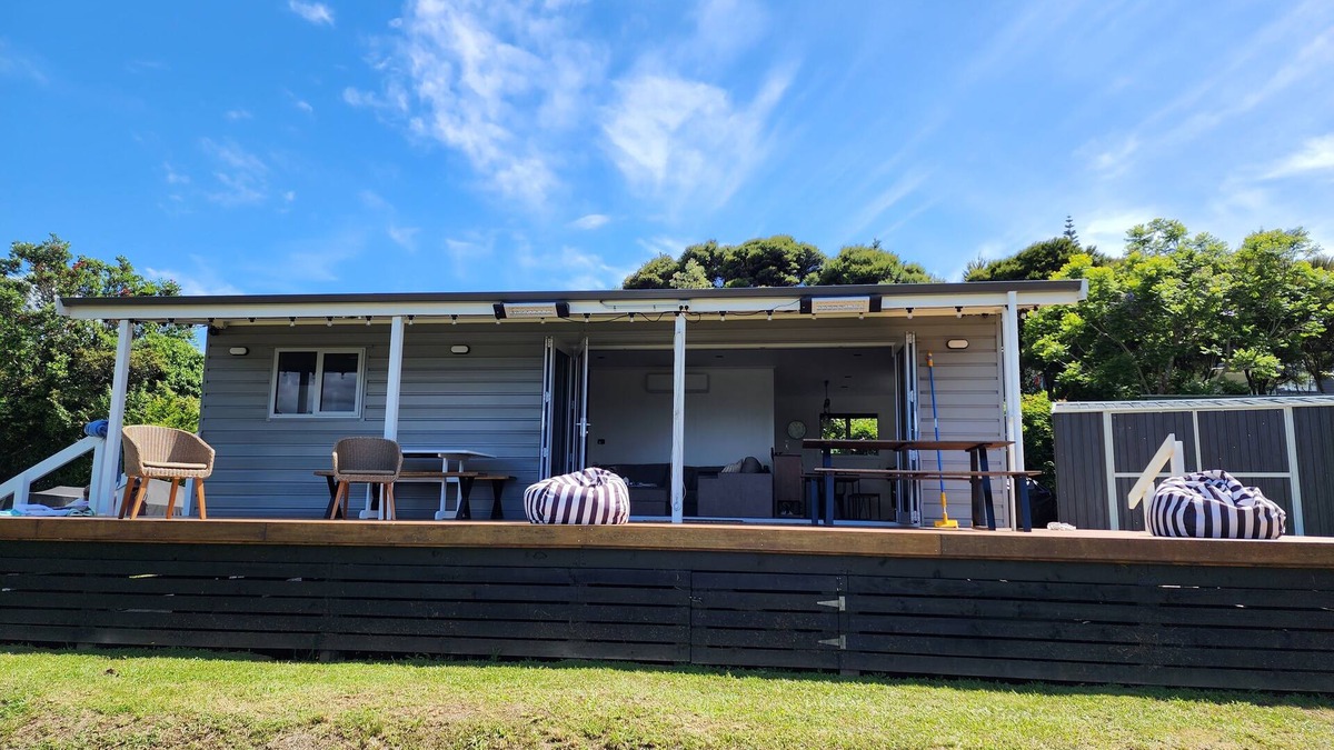 Russell House | Cosy new kiwi holiday home in Russell.