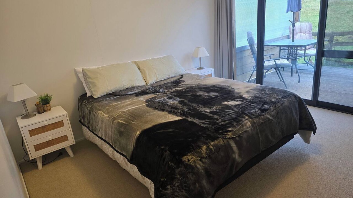 Wairakei House | Cosy private Home. Nice rural setting. Close to Activity Parks.